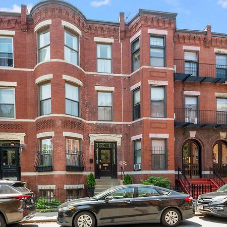 Апартаменты Brownstone Townhouse In Fenway Бостон Экстерьер фото